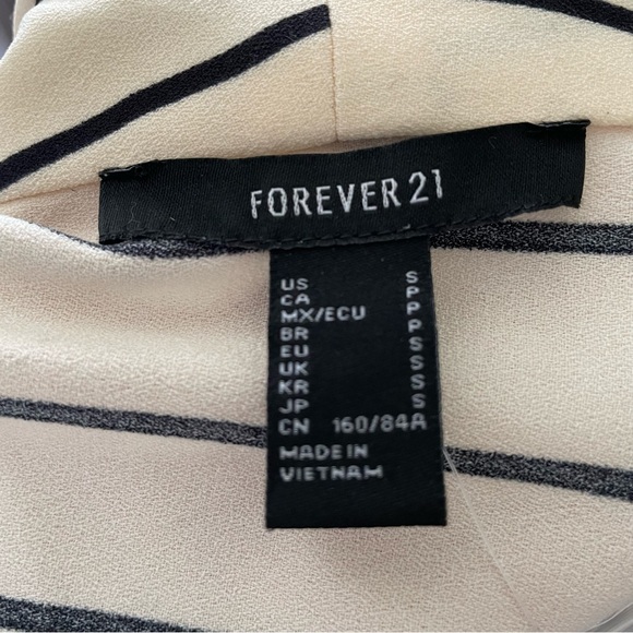 Long cream and striped blazer - Picture 11 of 11